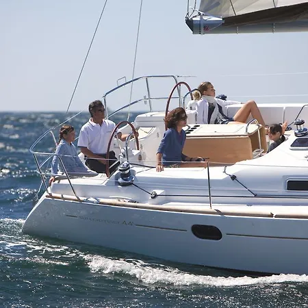 Bådhotel Madyson Sailing